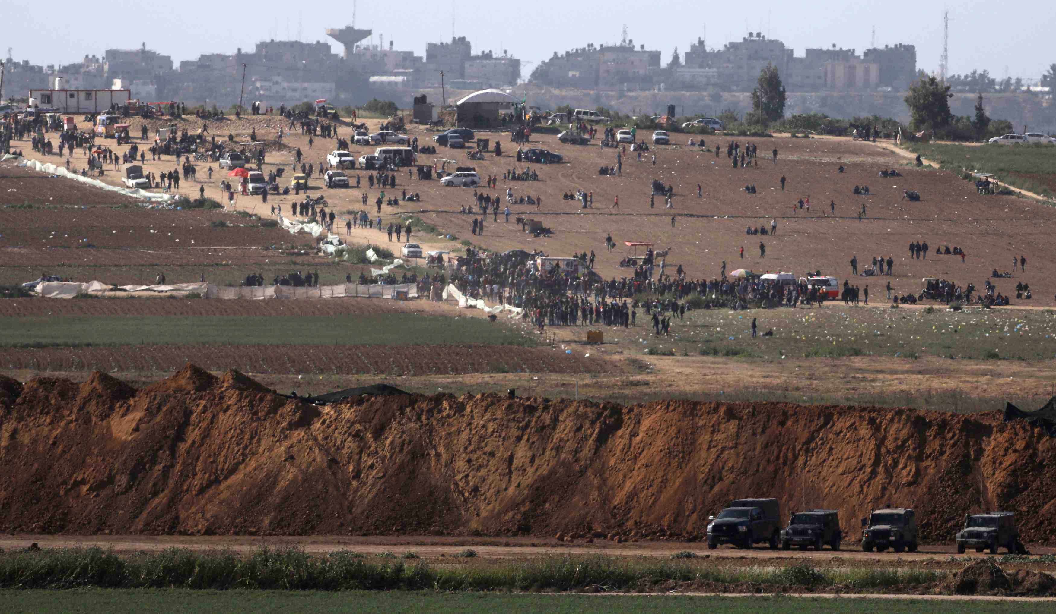 Israel rejette les appels a une enquete sur les morts de gaza