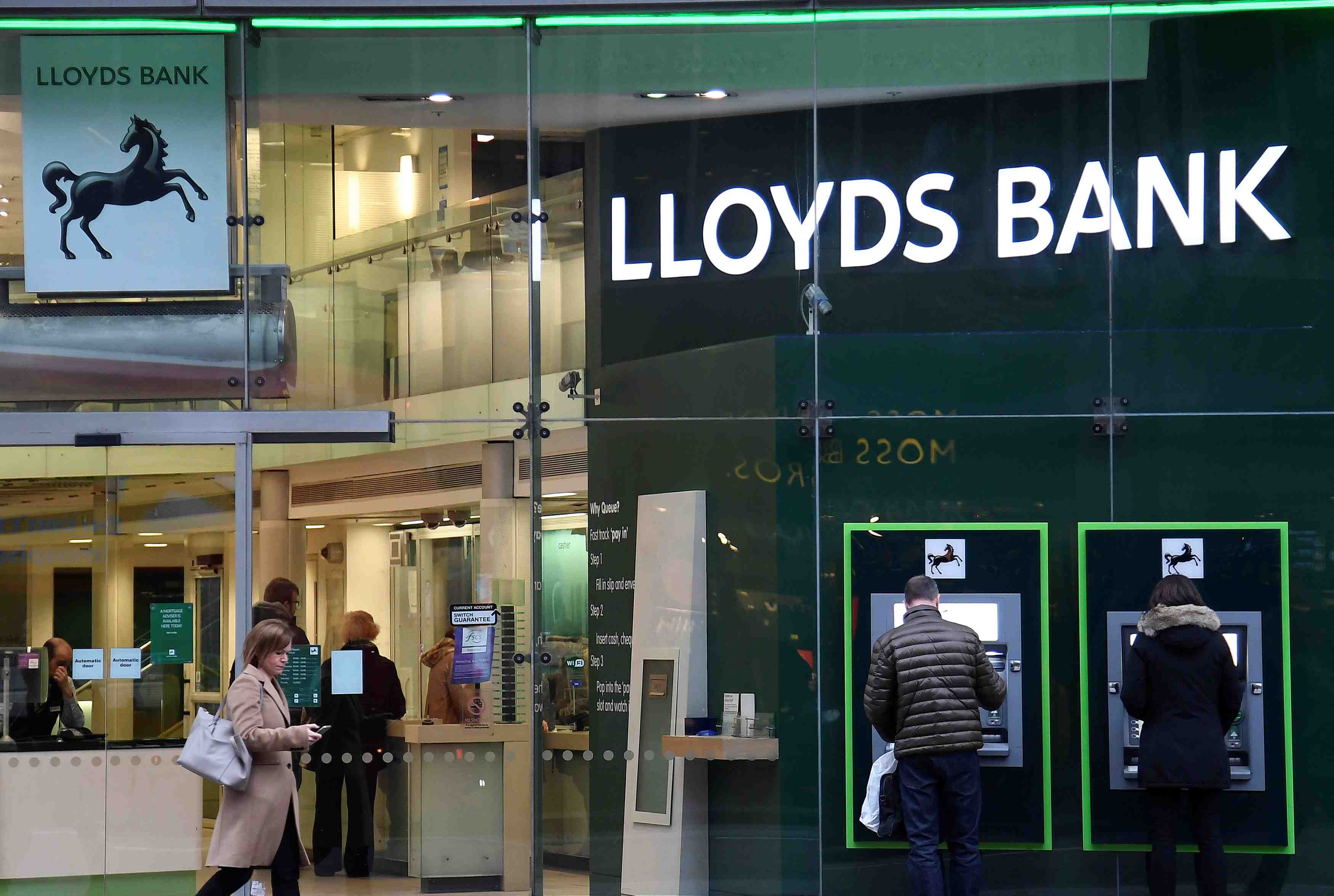 Lloyds cede a barclays un portefeuille immobilier irlandais