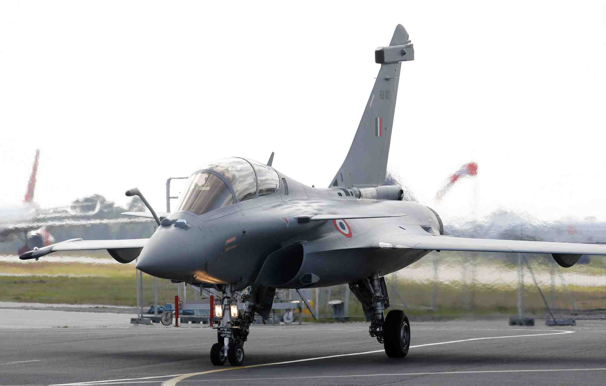 Les cinq premiers rafale acquis par l'inde ont decolle de merignac