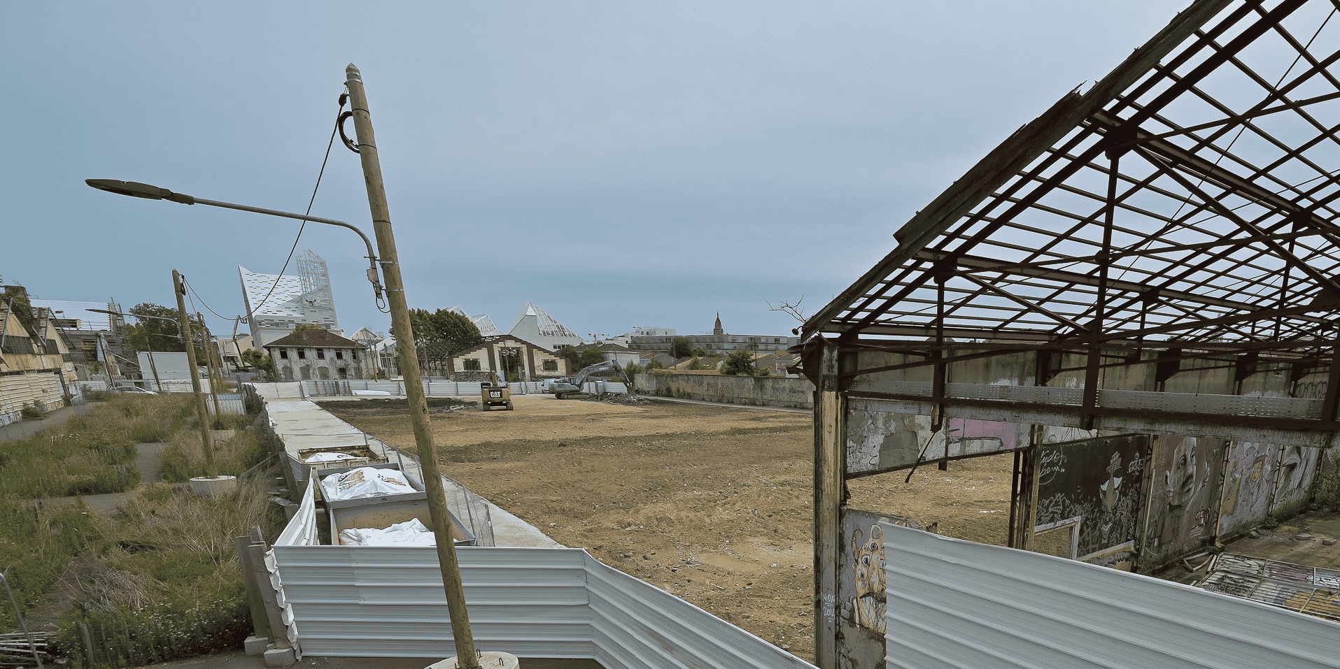 Le terrain du promoteur Marignan à Bastide Niel après la destruction des hangars métalliques le 7 janvier 2023.