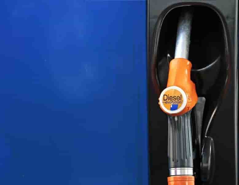Les deputes renoncent a durcir la fiscalite sur le diesel des 2016