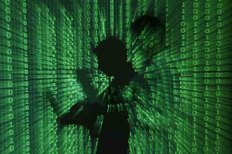 Des agents russes sur facebook pour pirater en marche !