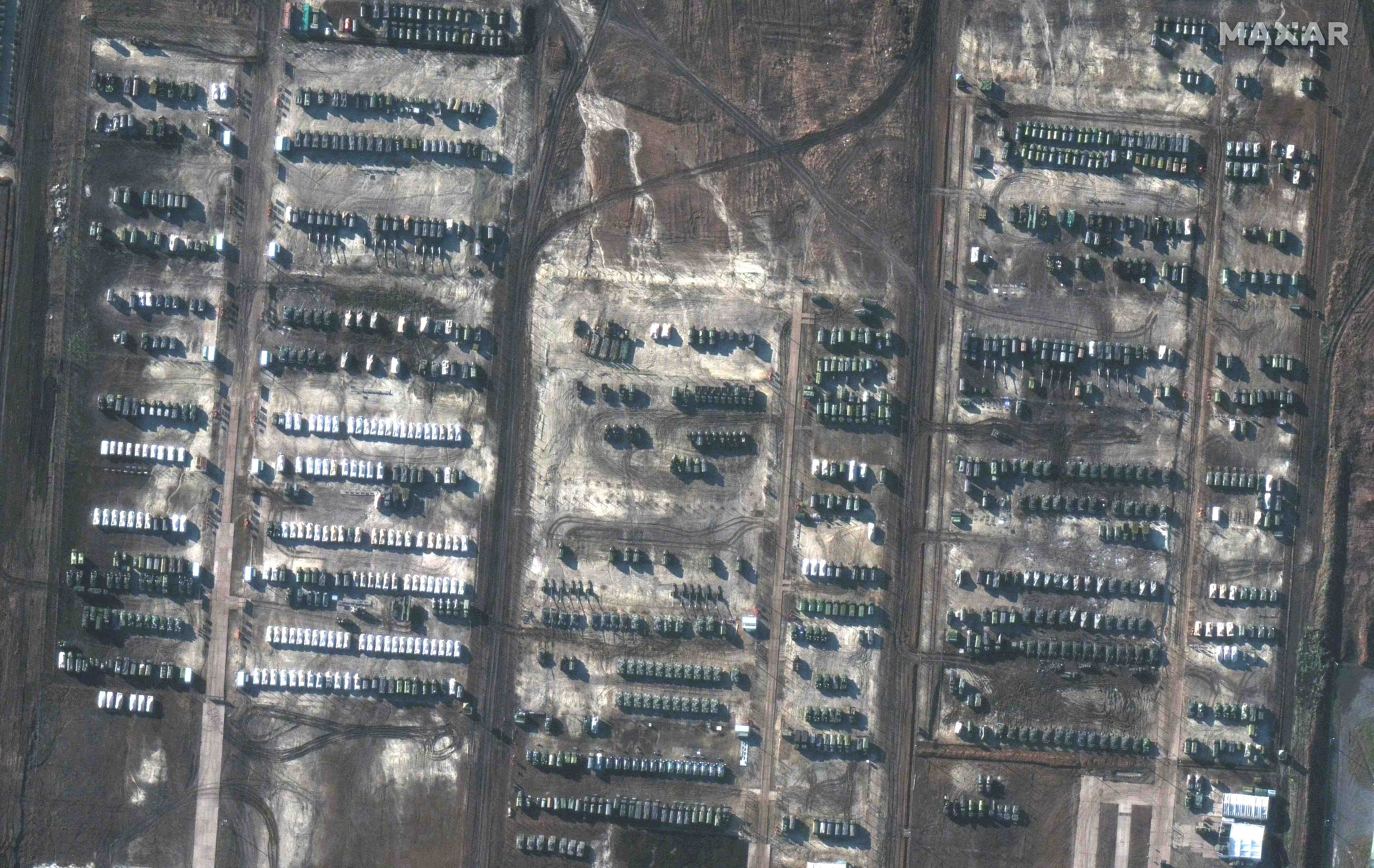 La russie continue de masser des troupes pres de l'ukraine, montrent des images satellite