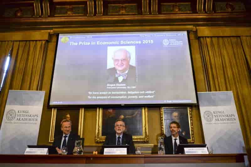 Le britannique angus deaton, prix nobel d'economie