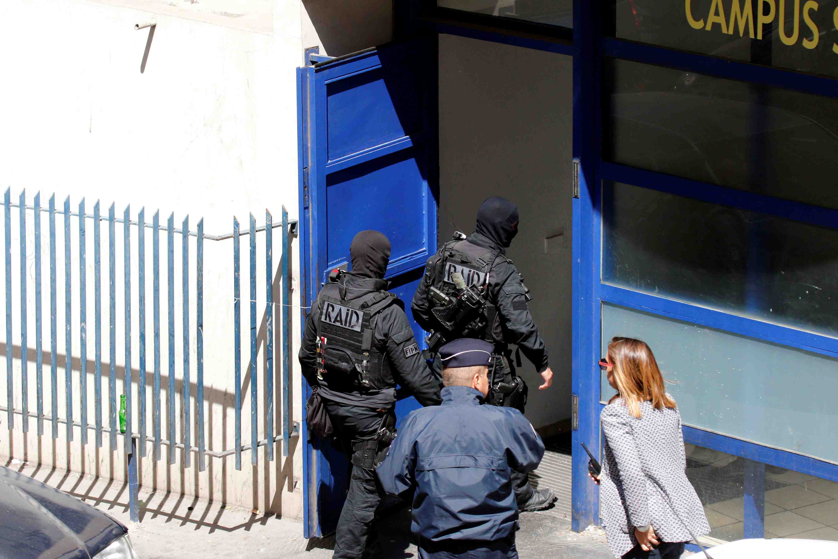 Un arsenal dans l'appartement des suspects de marseille