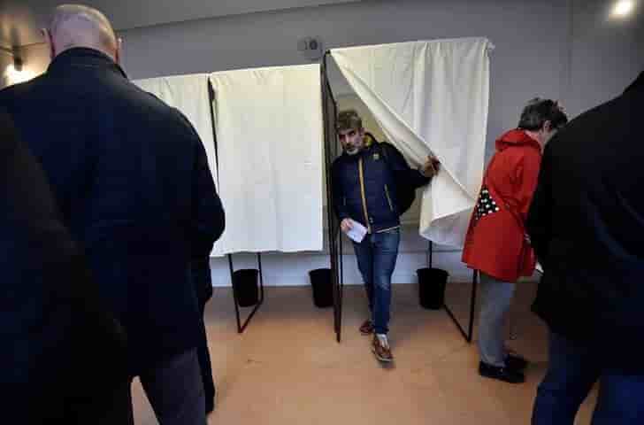 Taux de participation au second tour de 28,23% a midi