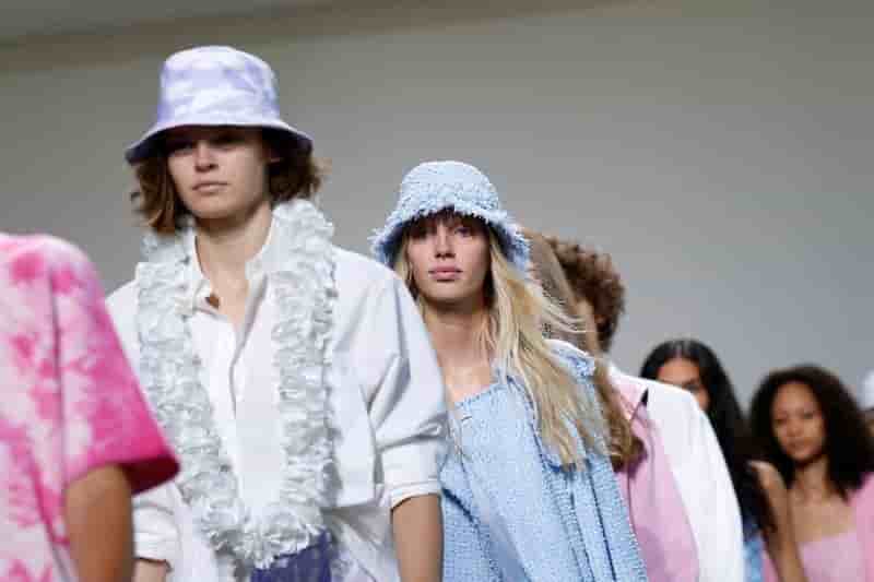 Michael kors: objectif annuel releve, le titre monte en avant-bourse