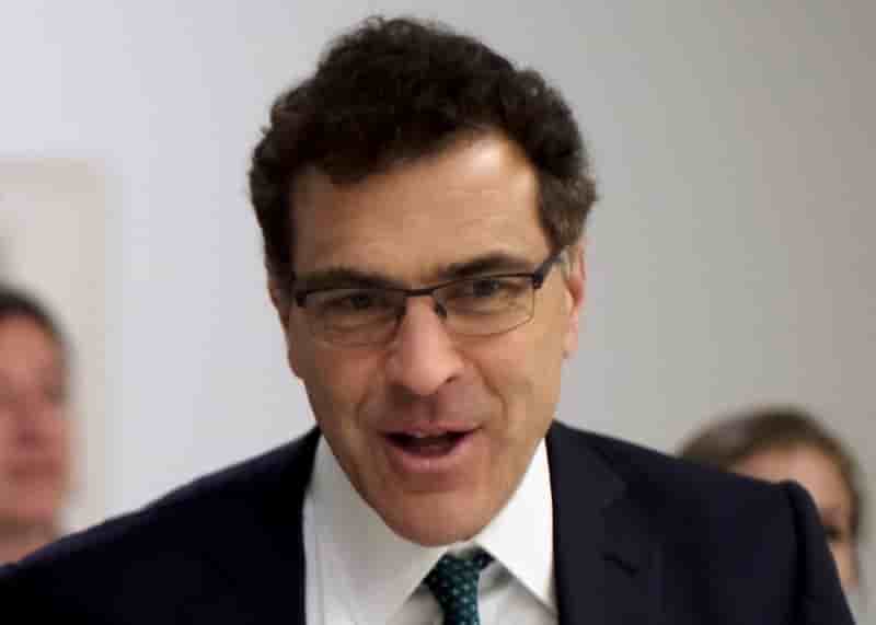 Facebook annonce le depart de son directeur des relations publiques