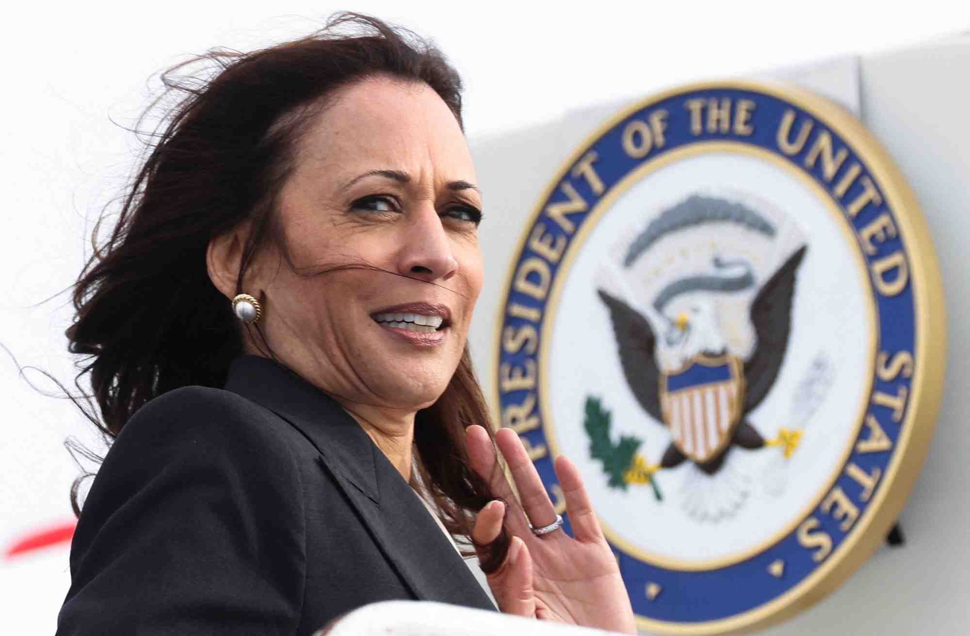 La russie interdit d'entree kamala harris et d'autres representants americains