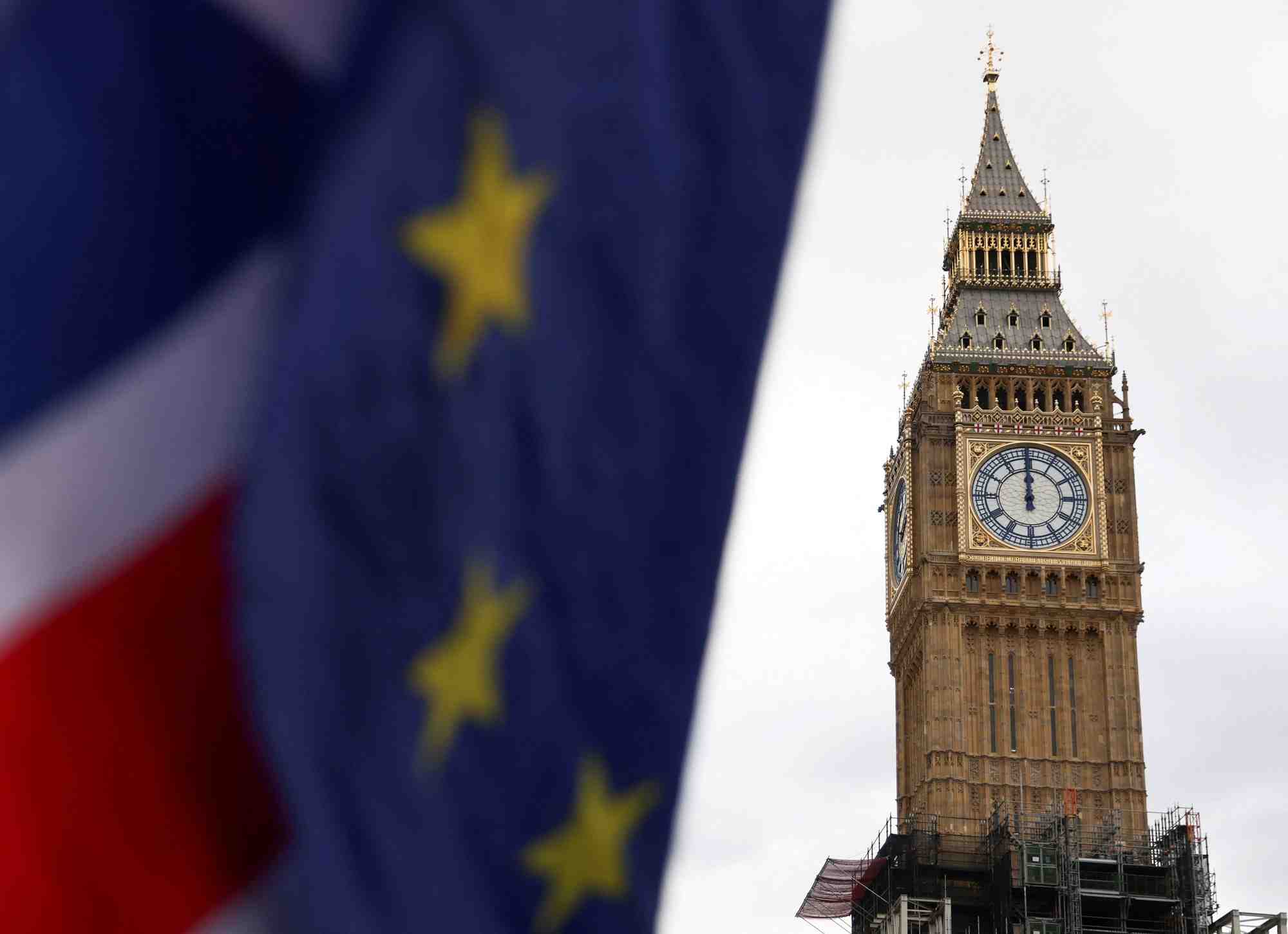 Gb: le brexit coutera 470 livres par an aux travailleurs britanniques, selon une etude