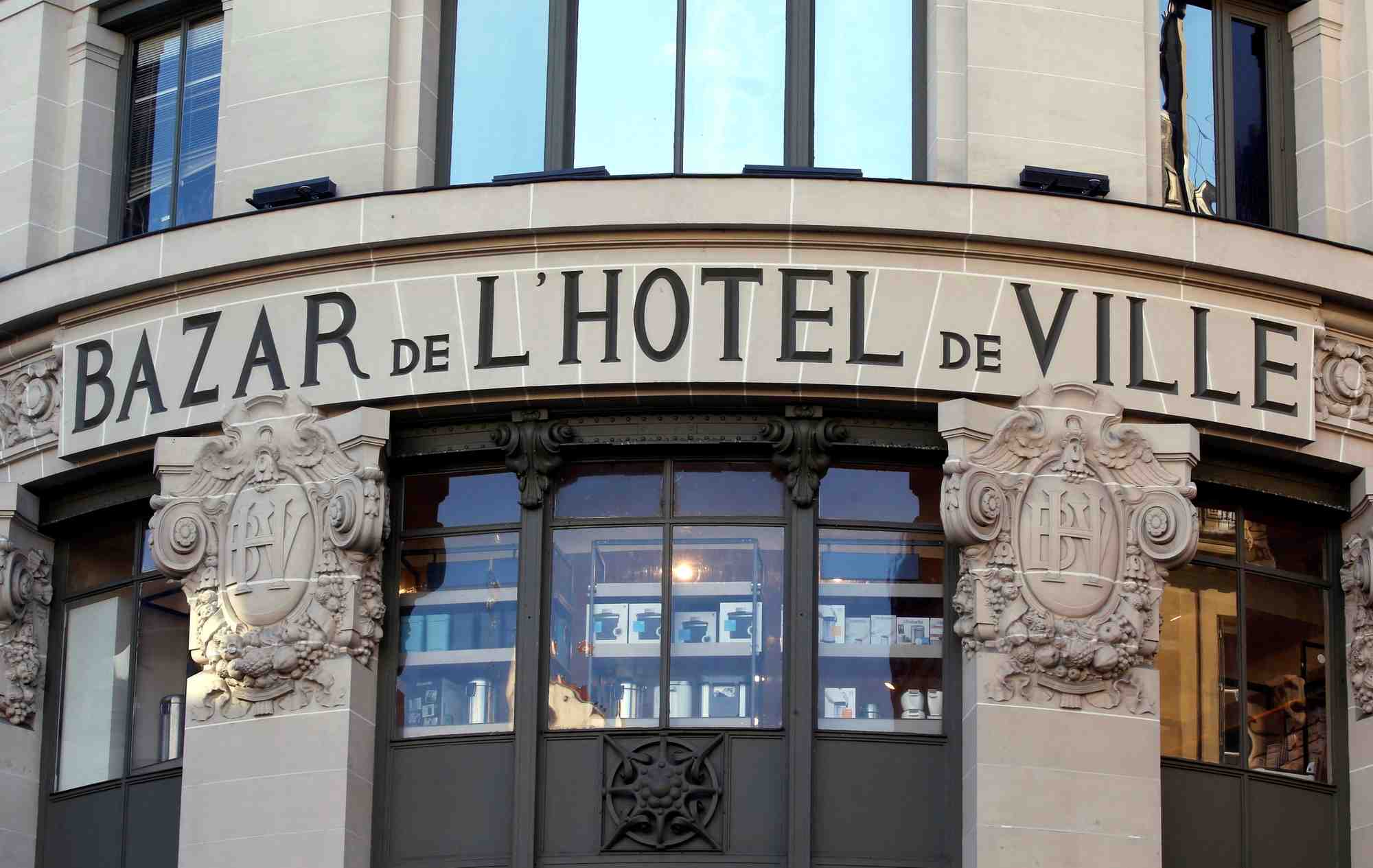 Le bazar de l'hotel de ville, a paris