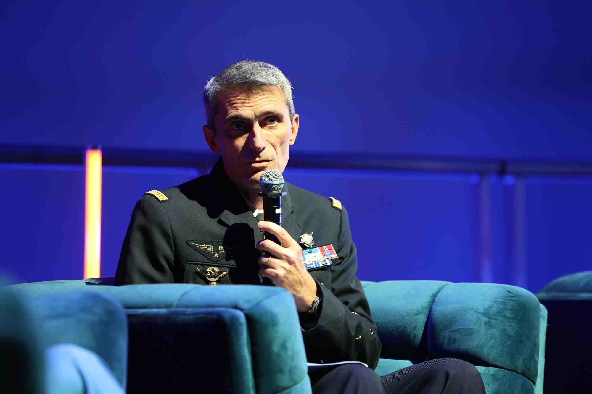 Le général de division aérienne Vincent Chusseau est le nouveau commandant de l'espace.