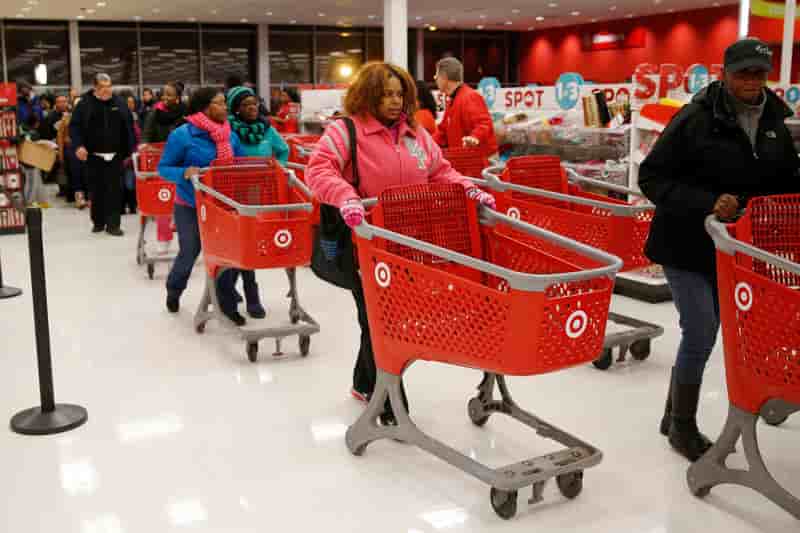 Les Américains ont moins dépensé en magasins à Thanksgiving