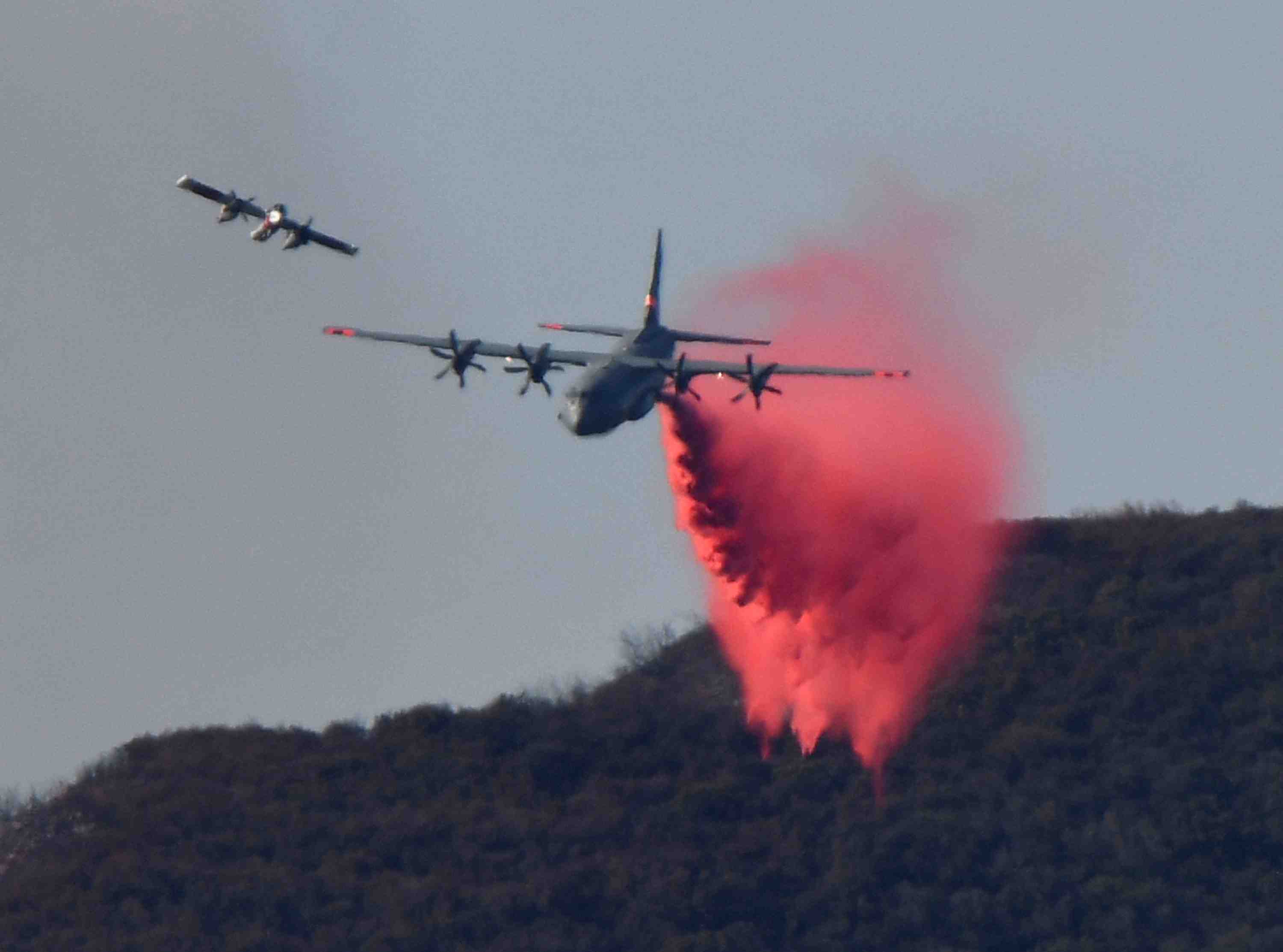 Les pompiers californiens reprennent le dessus