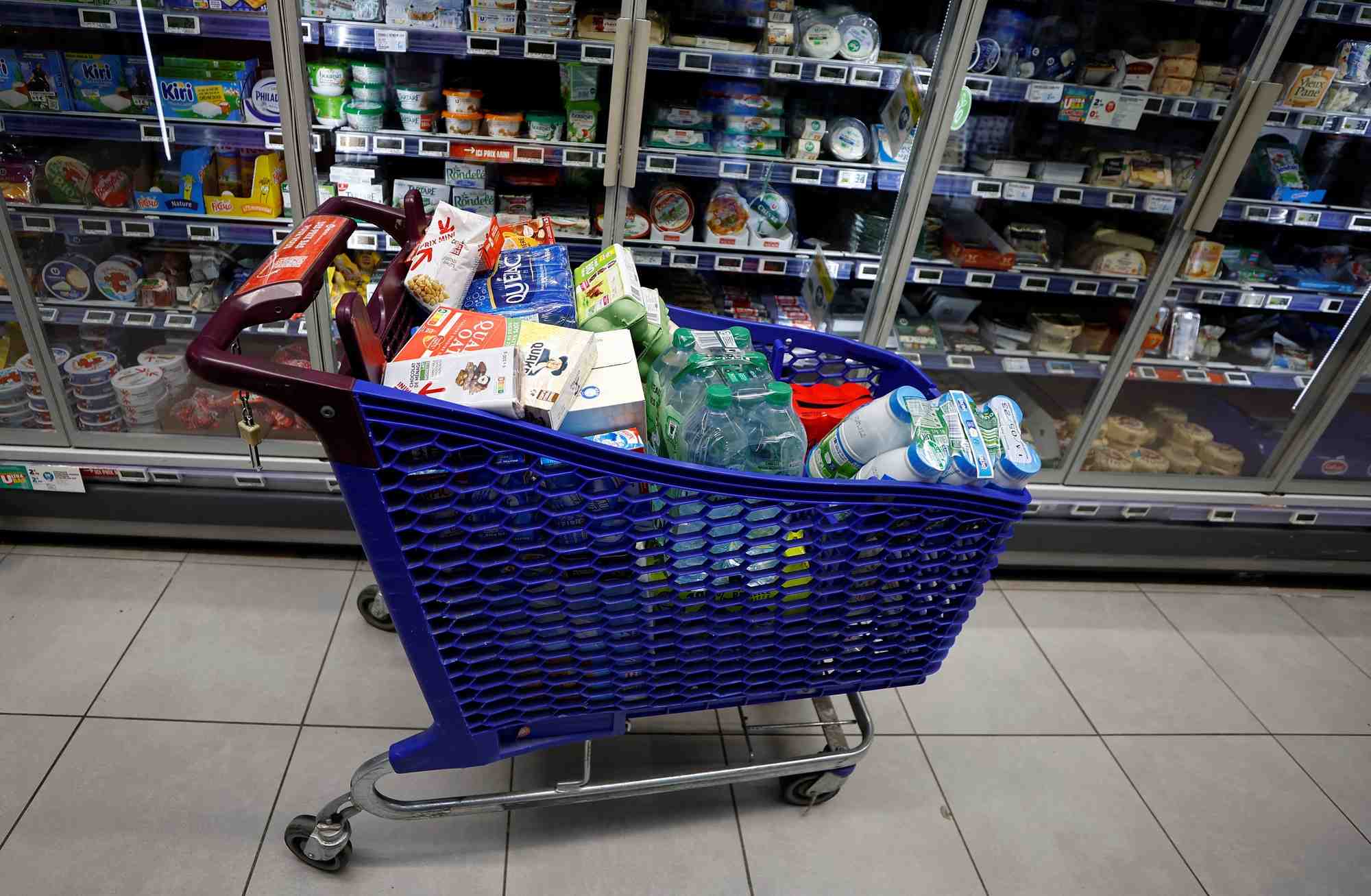 Un caddie dans un supermarche a nice