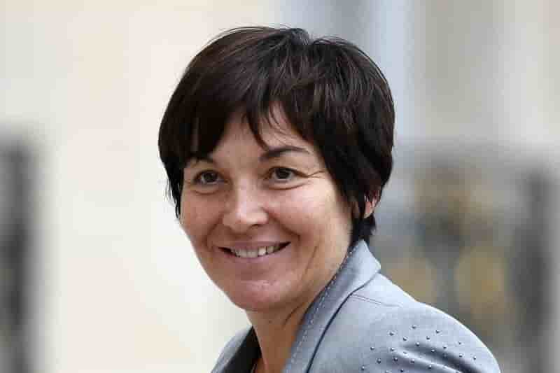 Annick Girardin: Paris ne peut pas agir plus vite face à Ebola