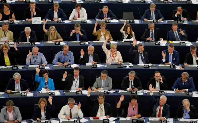 L’ue approuve la creation d’un corps de garde-frontieres europeen
