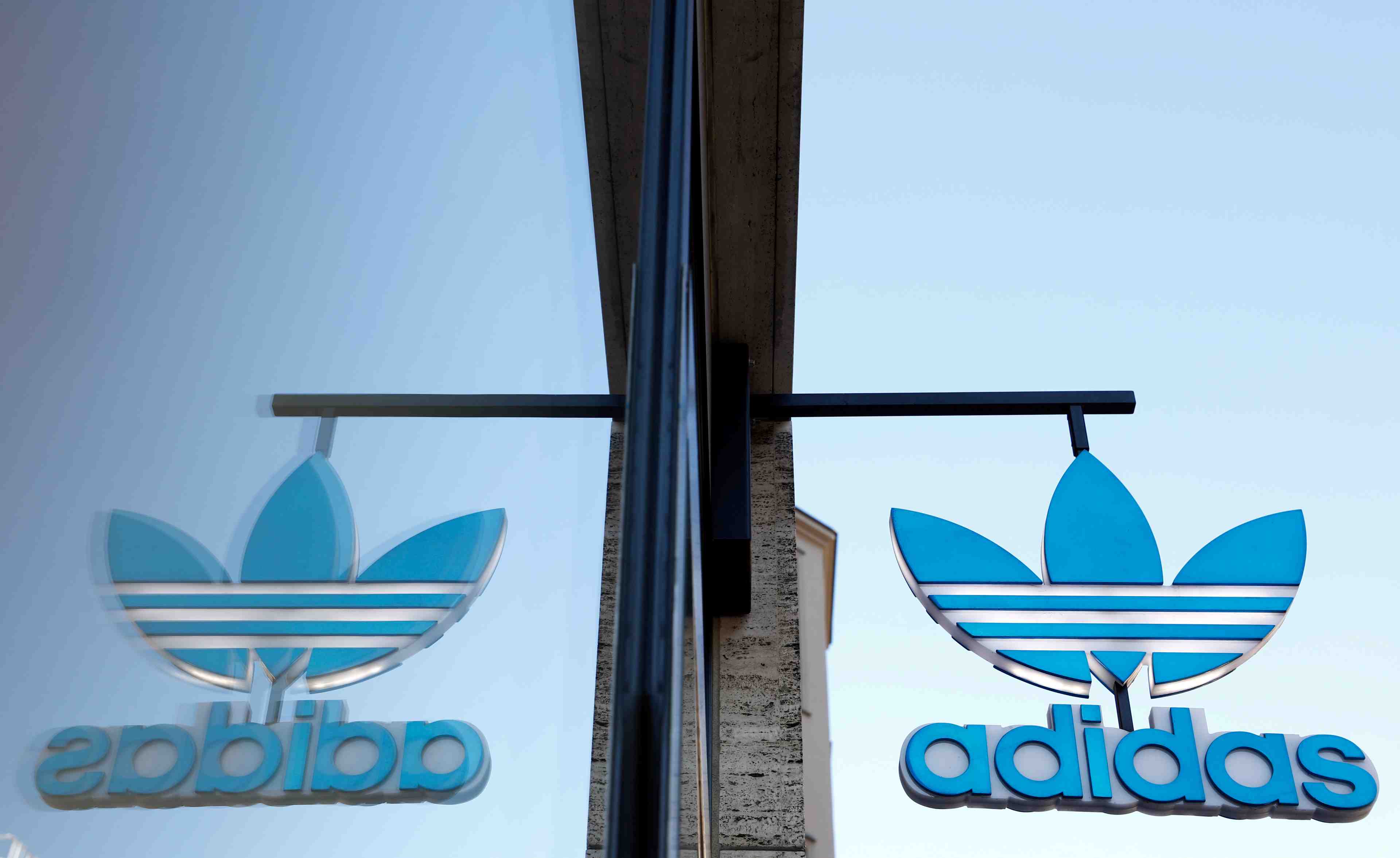 Adidas vise un rebond en 2021 malgre l'impact de la vente de reebok
