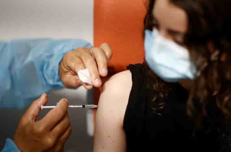 30 millions de personnes ont recu une premiere injection de vaccin en france