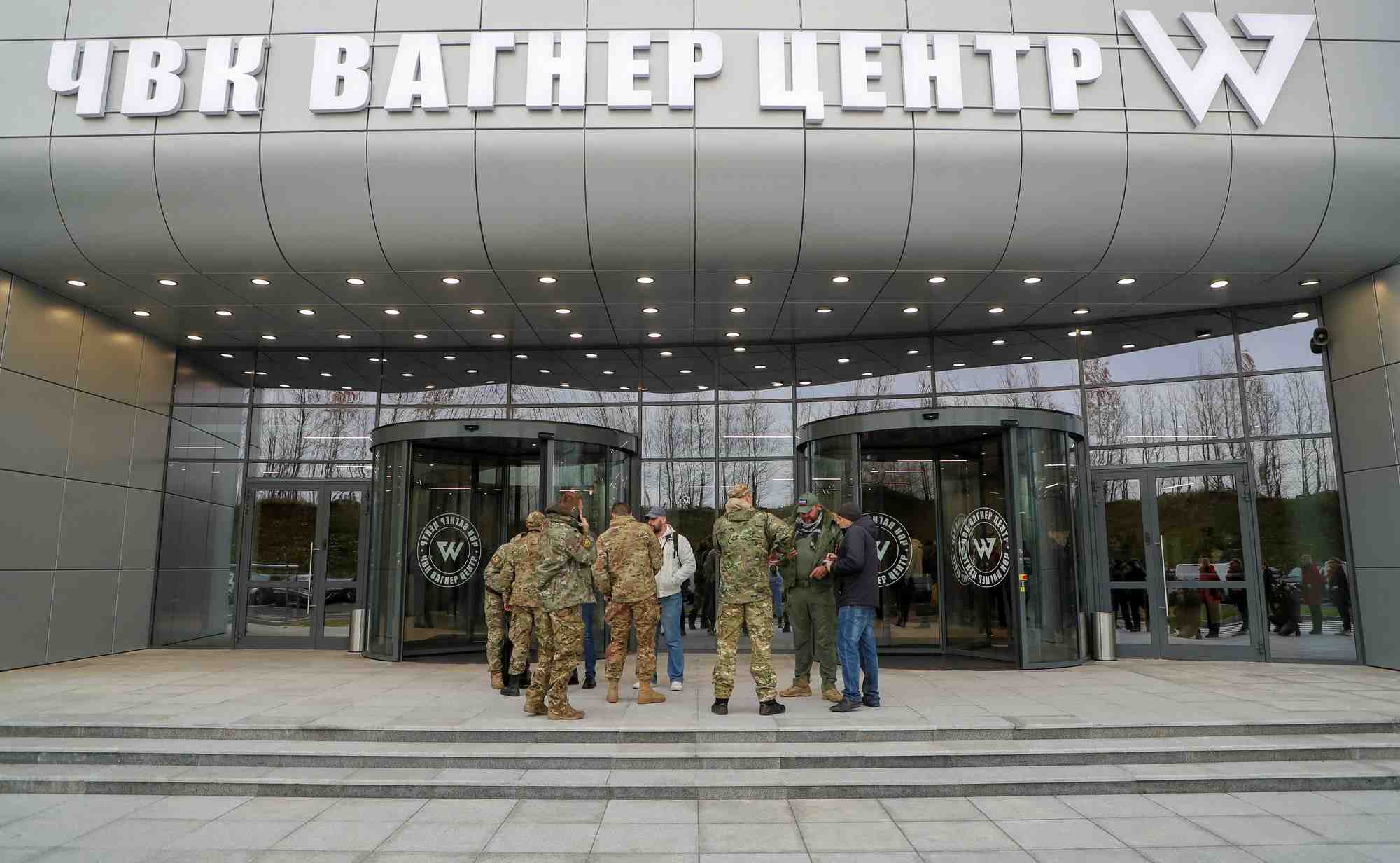 Le centre prive de groupes militaires wagner ouvre a saint-petersbourg