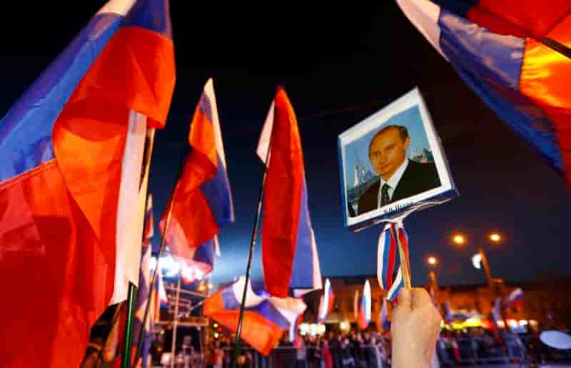 Les dirigeants russes serrent les rangs face aux sanctions