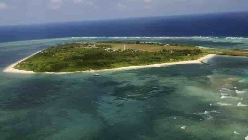 Des manifestants philippins sur un ilot de mer de chine du sud