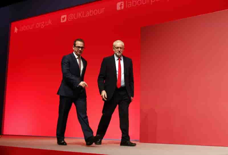 Brexit: owen smith limoge pour son appel a un second referendum