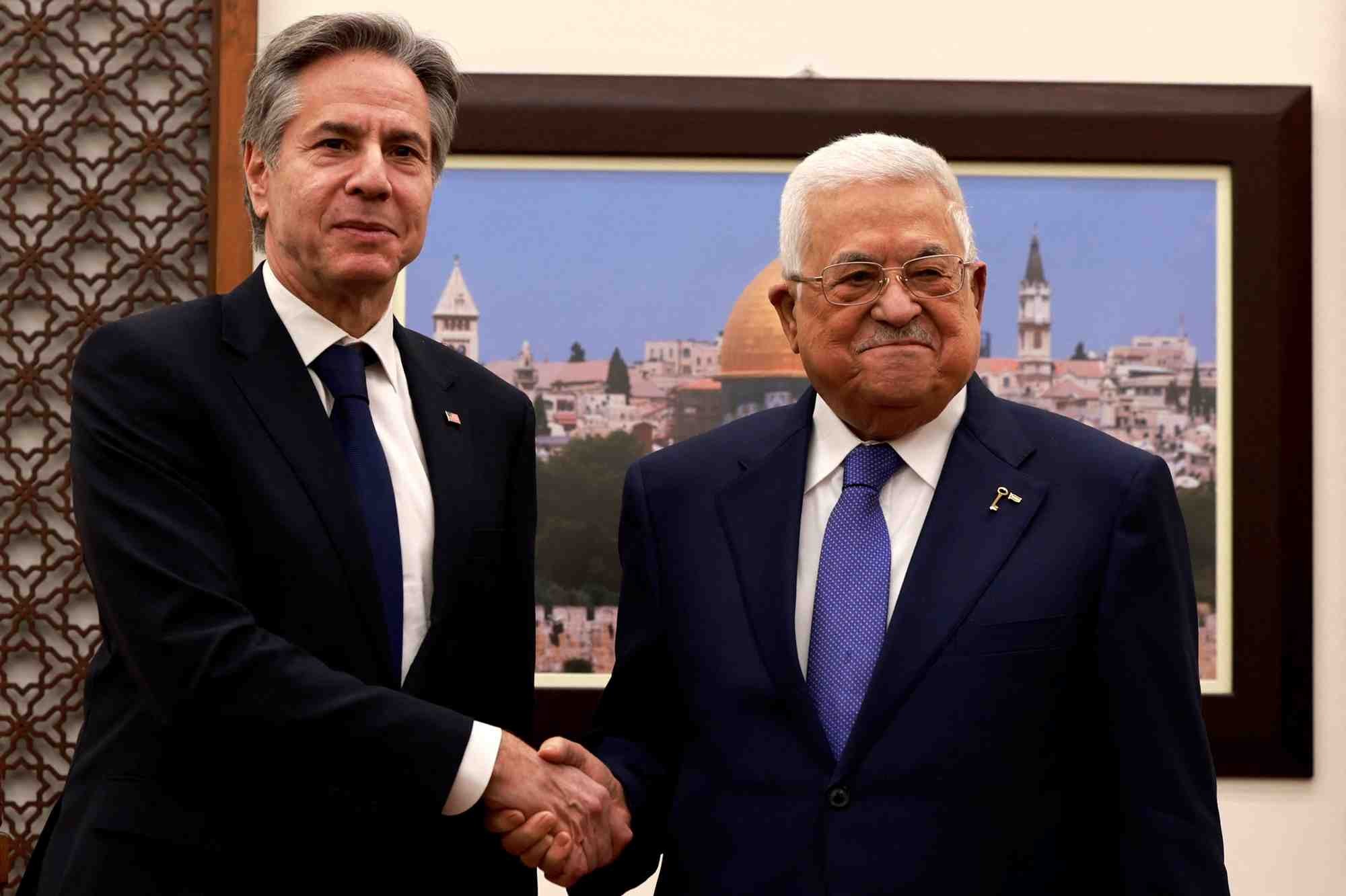 Le secretaire d'etat americain antony blinken rencontre le president palestinien mahmoud abbas