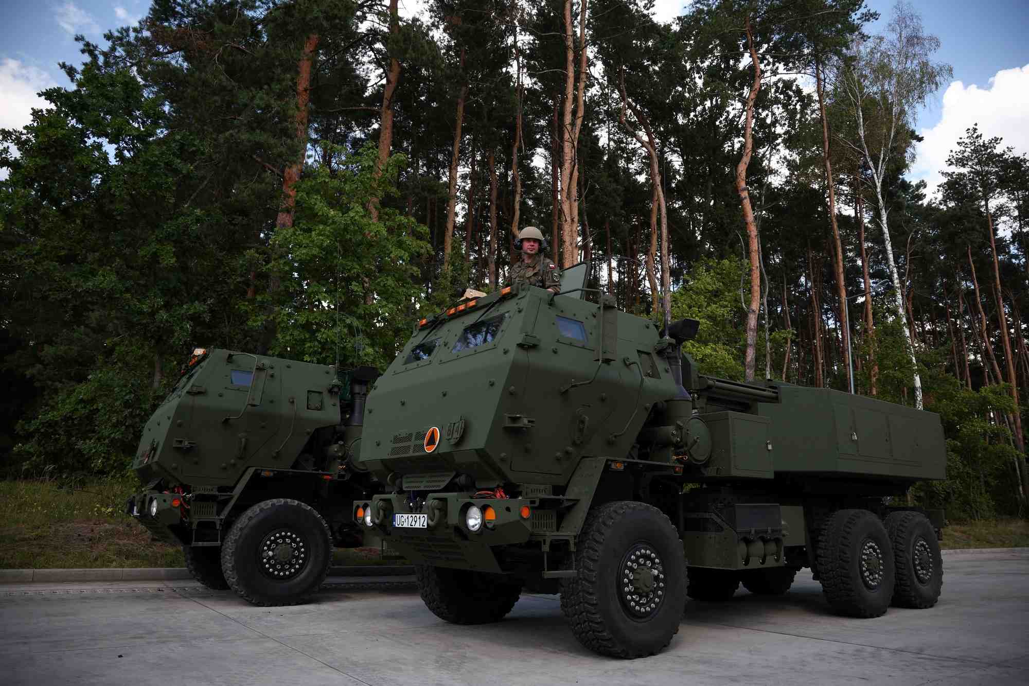 Lance-roquettes himars pres de varsovie, pologne
