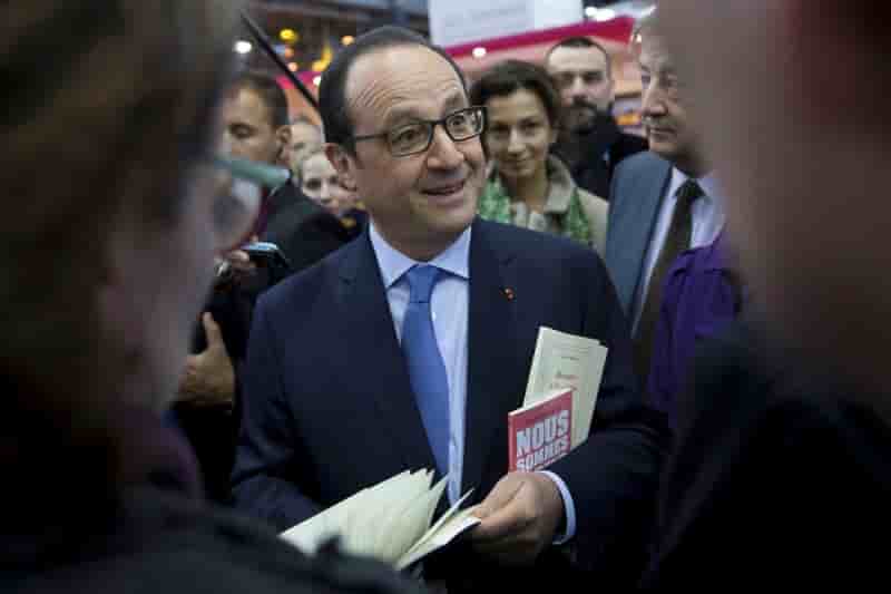 Francois hollande au salon du livre