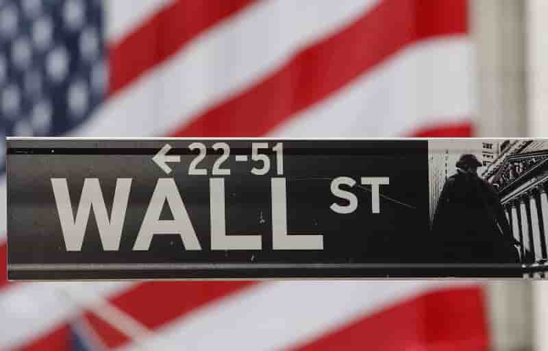 Wall street ouvre en legere baisse dans un marche nerveux