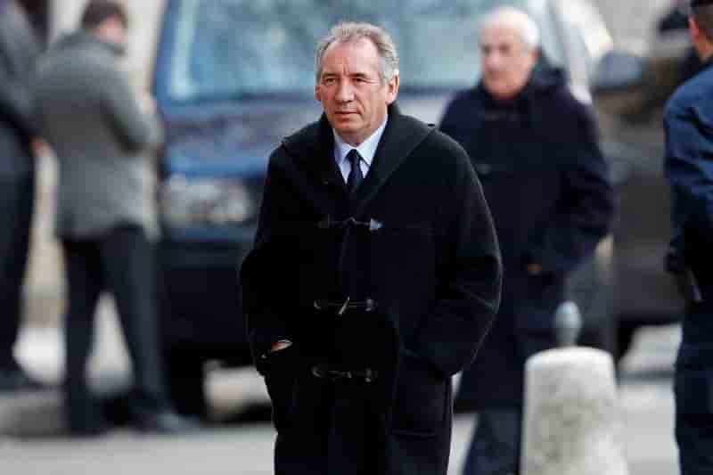 Bayrou dit ne pas avoir accepte d'accord avec fillon