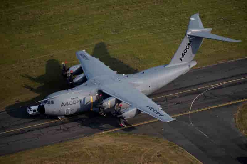 Airbus optimiste sur un contrat export pour l'a400m cette annee