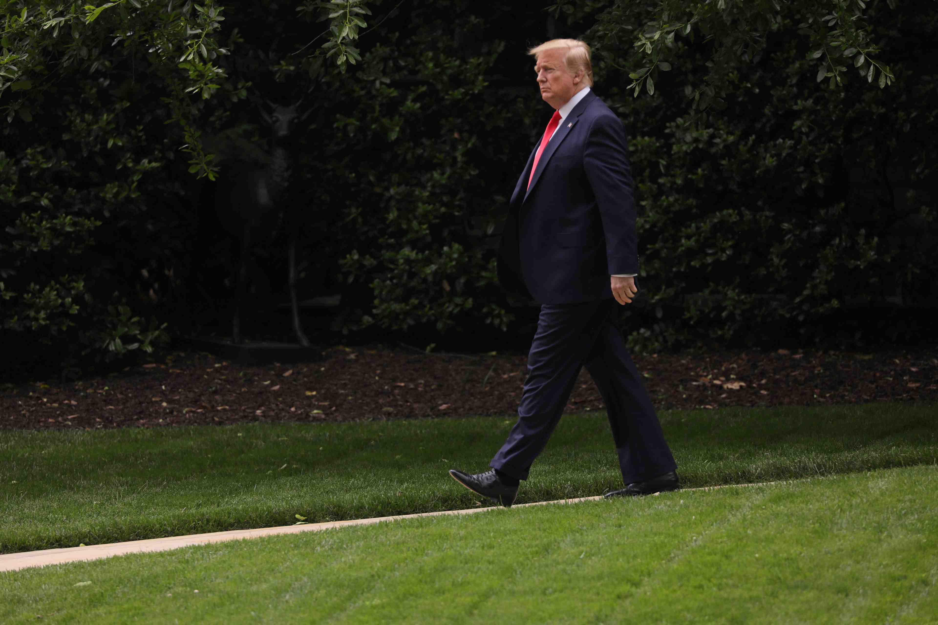Trump ne voit pas de raison de se precipiter sur un accord avec la chine