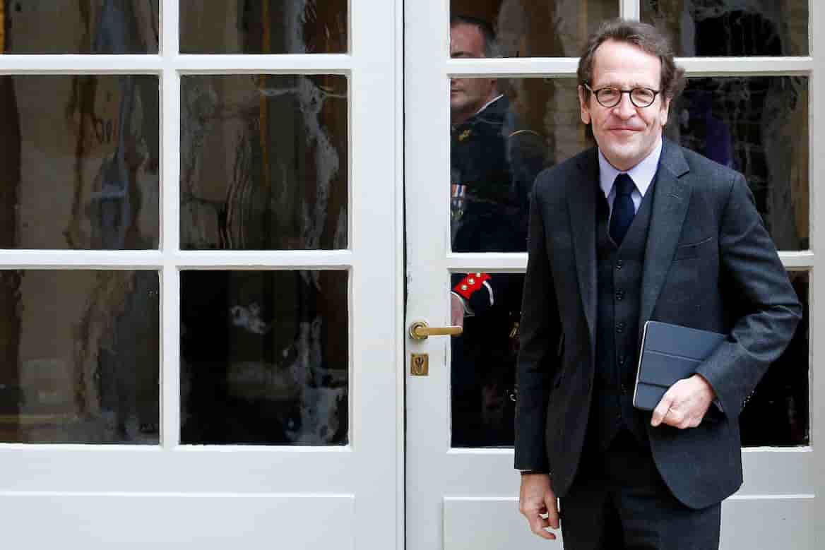 L'entourage du "patron" des députés LaRem dit douter du chiffre de 58 députés avancé pour cette nouvelle formation et souligne que même en cas de perte d'une partie de ses troupes, la camp présidentiel gardera une "majorité forte" à l'Assemblée.