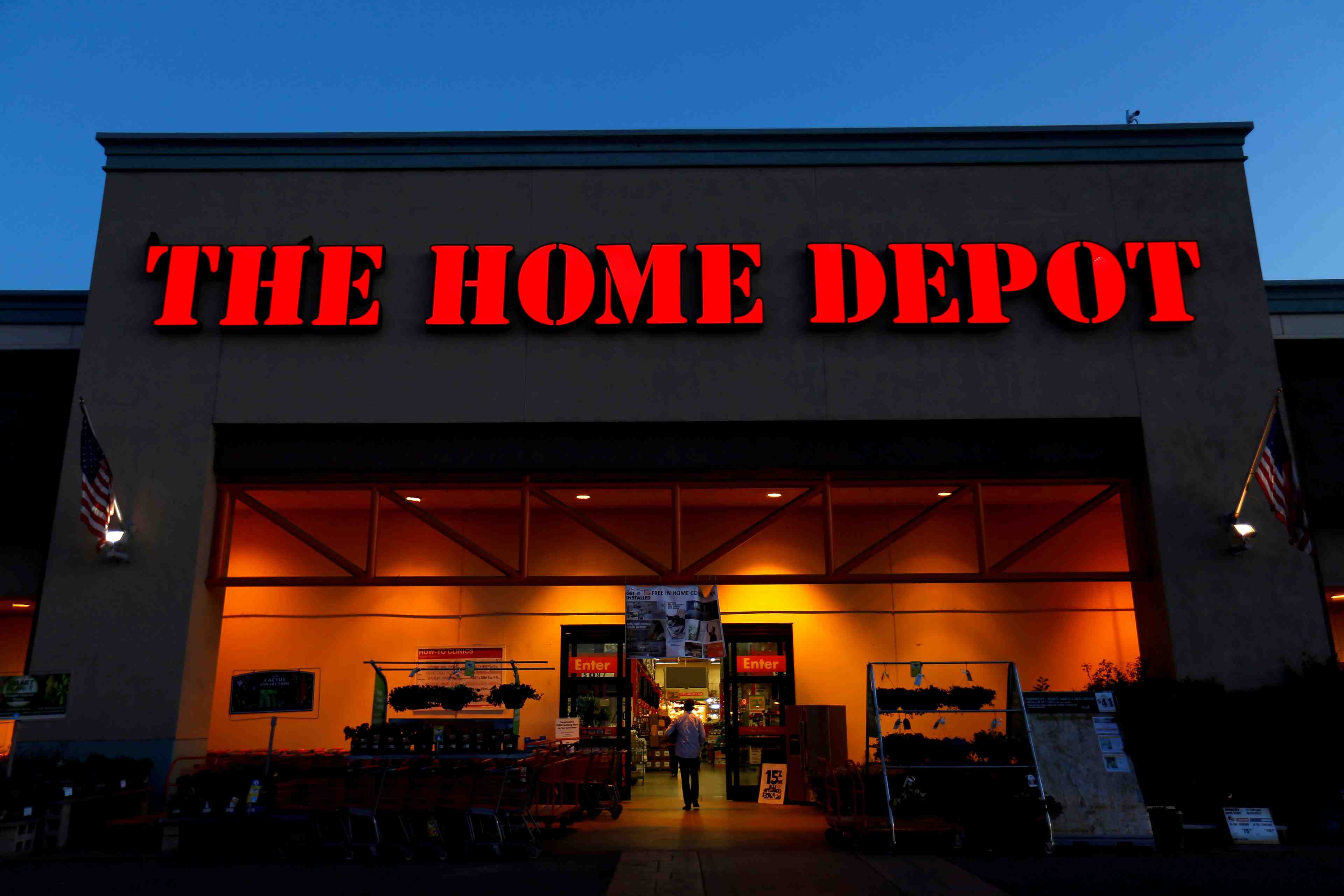 Home depot bat les estimations de ventes au troisieme trimestre