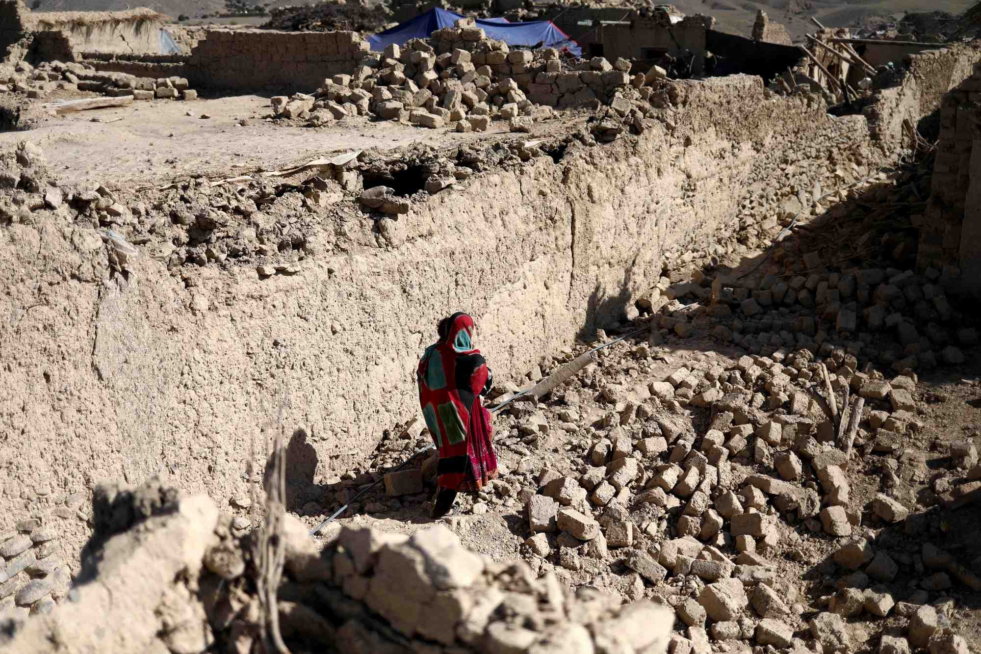 Afghanistan: apres le seisme, les taliban demandent le degel de fonds