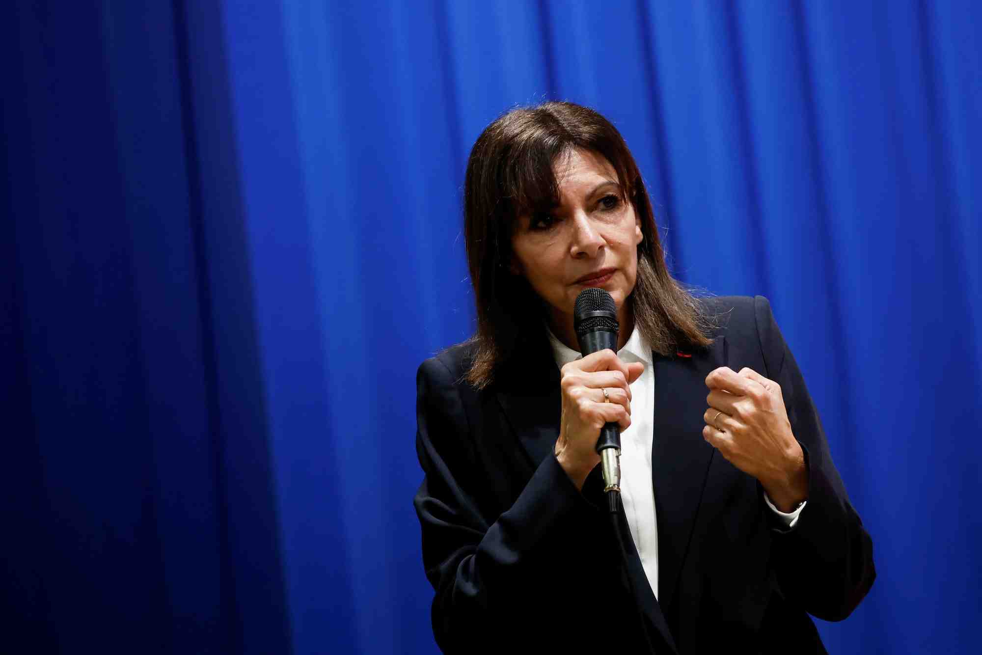 La maire de paris anne hidalgo participe a un meeting de campagne a bourbriac