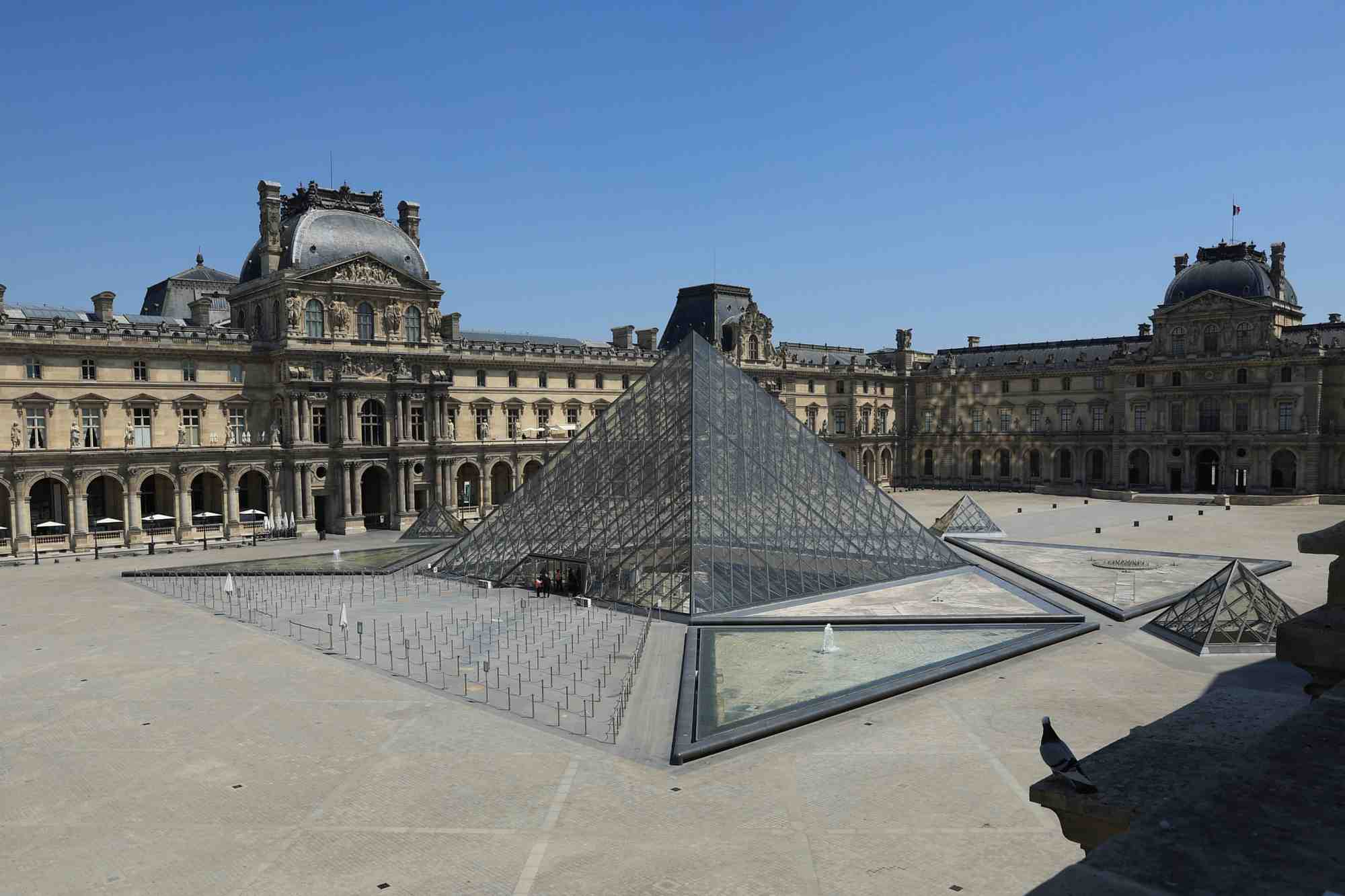 Le musee du louvre a paris