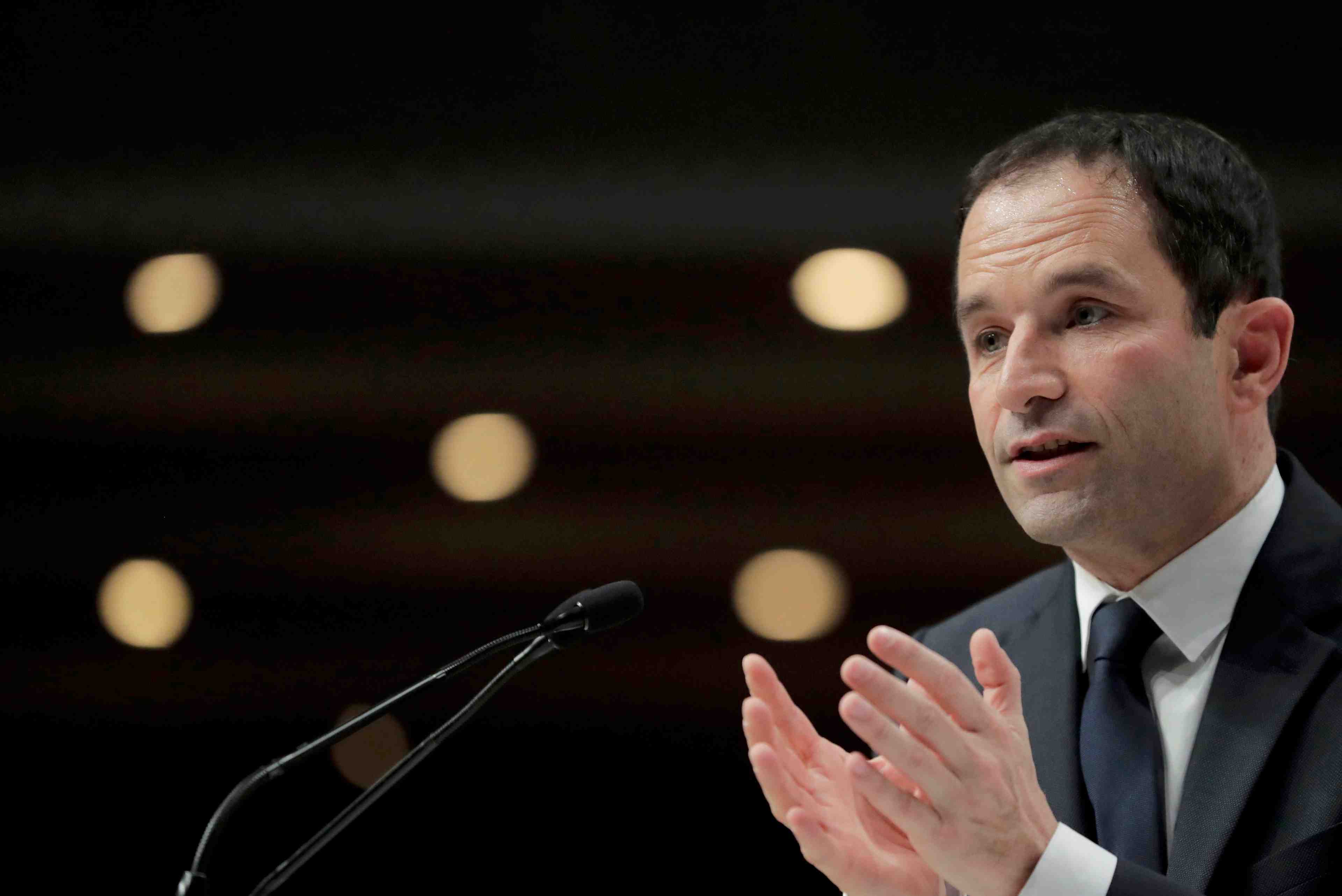Hamon devoile son equipe en tentant de rassembler sans se renier