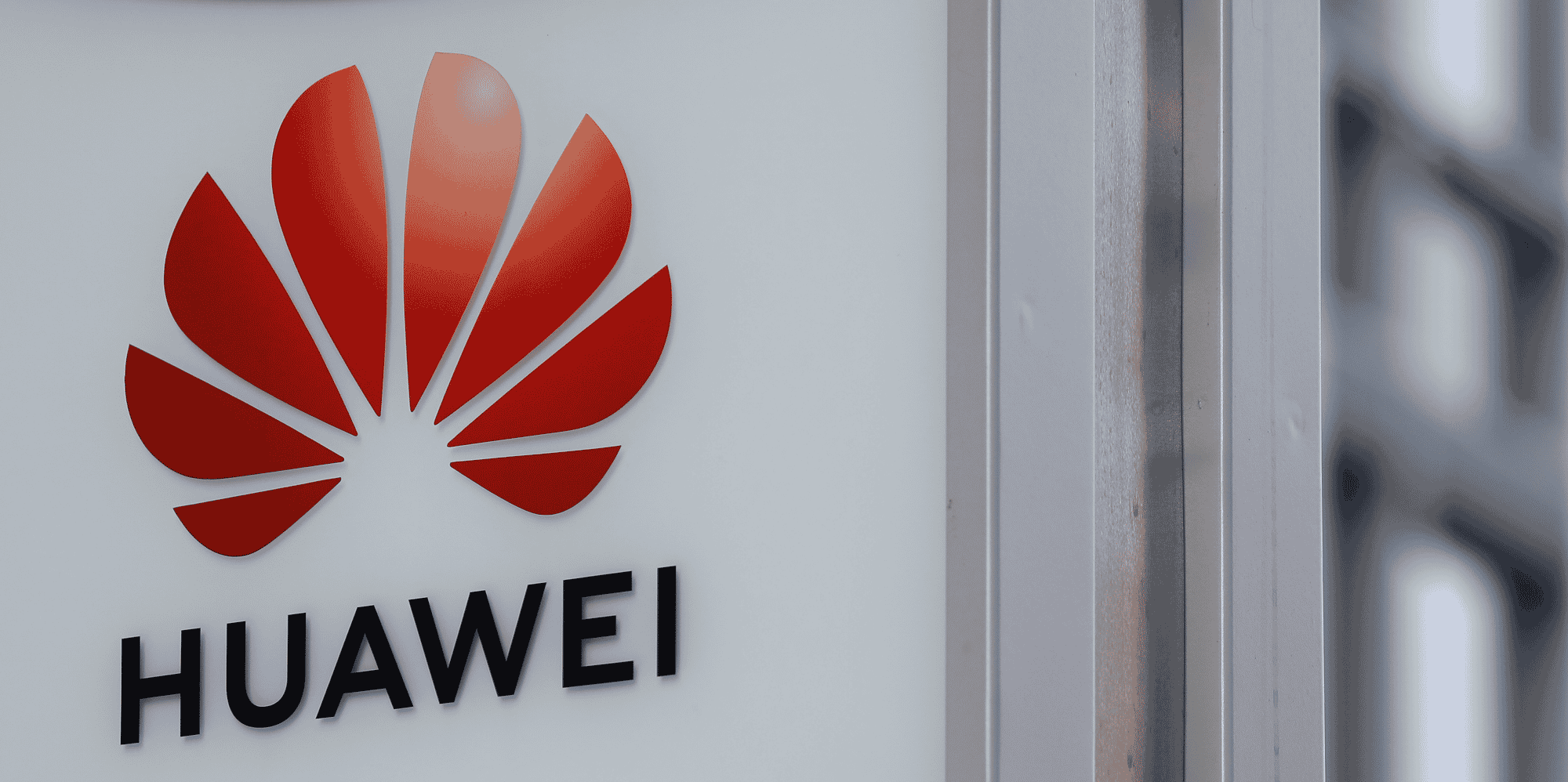 Les usa autorisent huawei a acheter des composants automobiles-sources