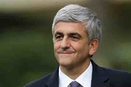 2011-10-04T090705Z_01_APAE7930PBV00_RTROPTP_3_OFRTP-FRANCE-PRESIDENTIELLE-MORIN-20111004.JPG