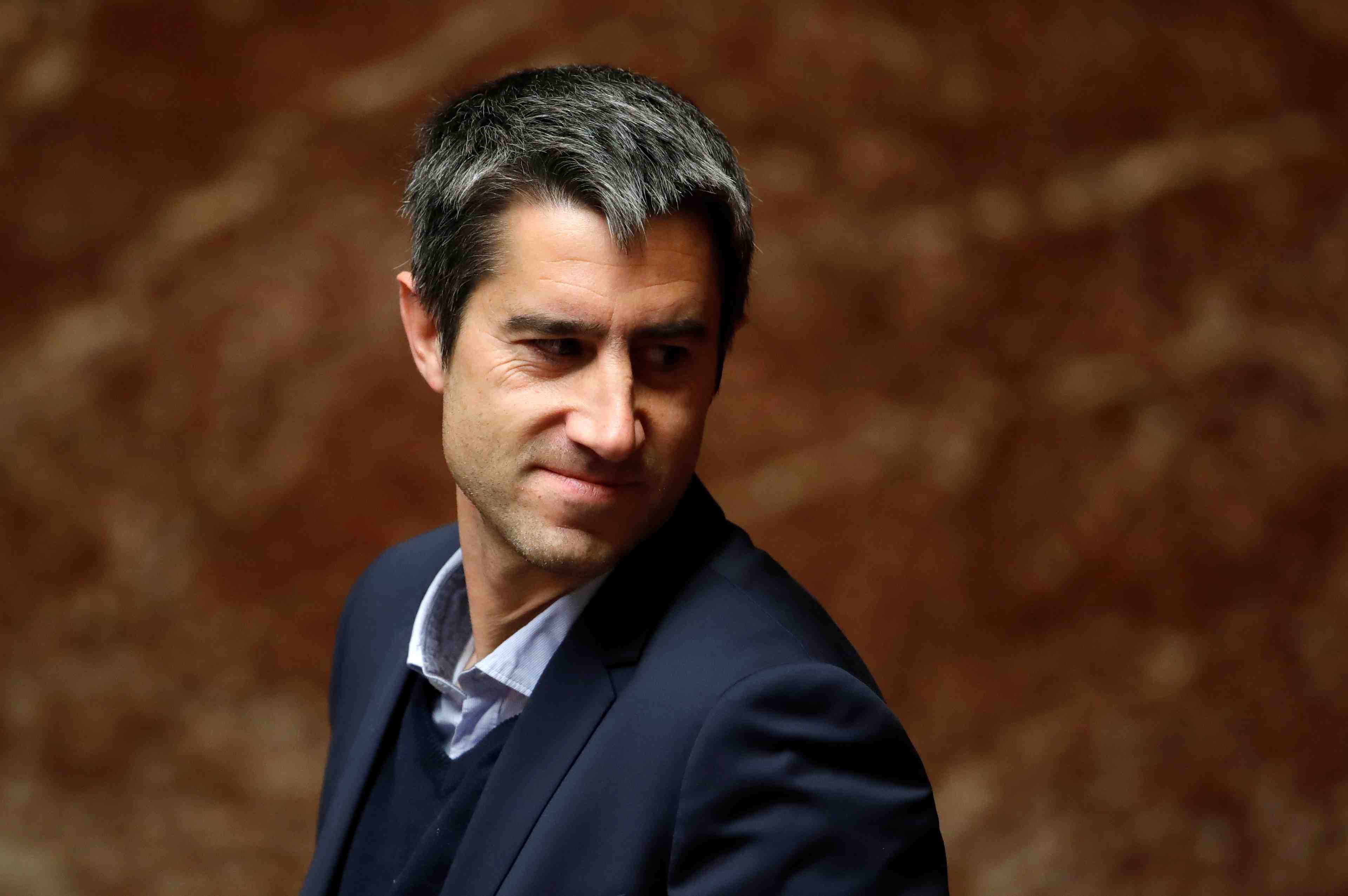 Ruffin (lfi) se joint a un rassemblement anti-macron jeudi a paris
