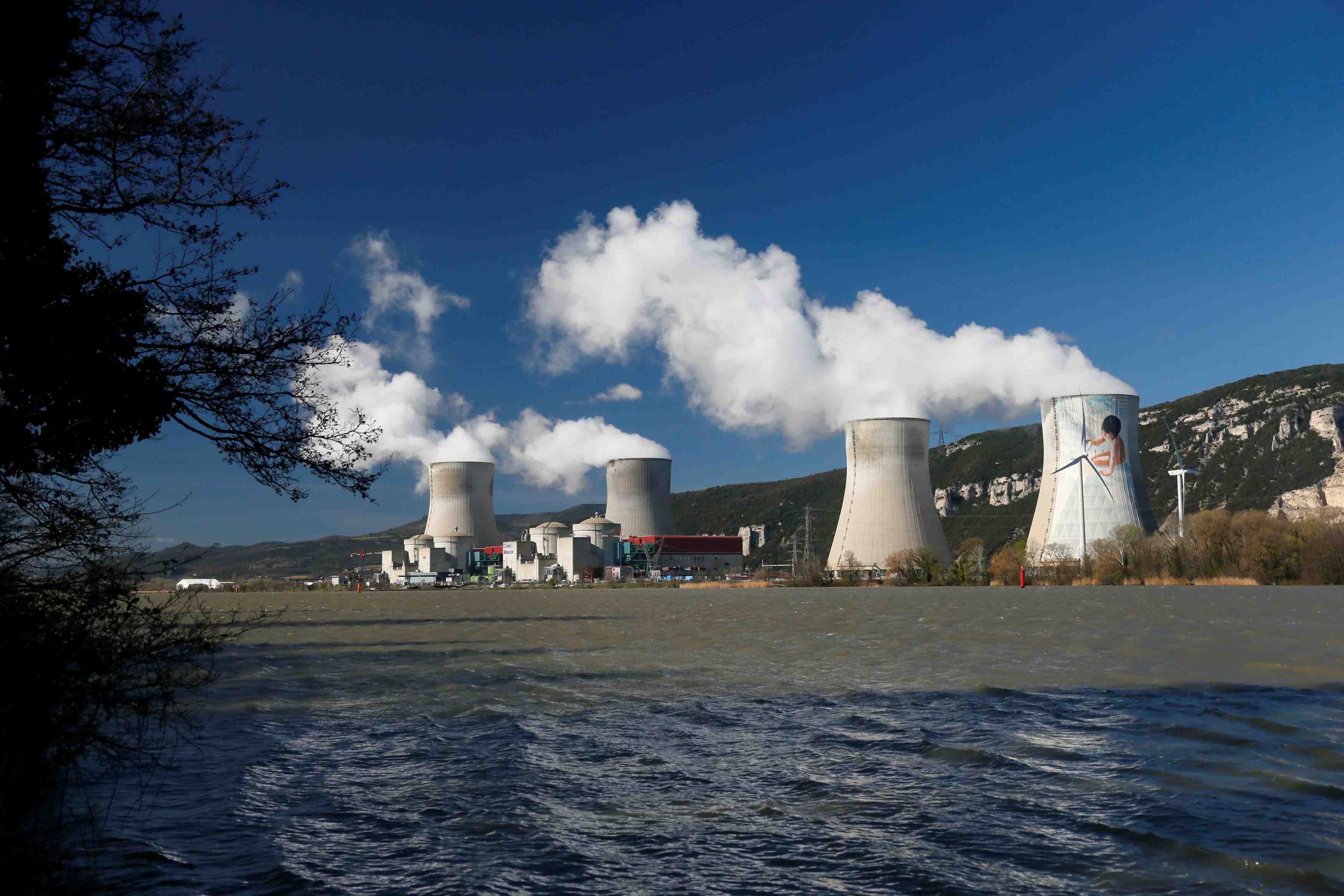 Seisme: aucune anomalie reperee sur la centrale nucleaire de cruas