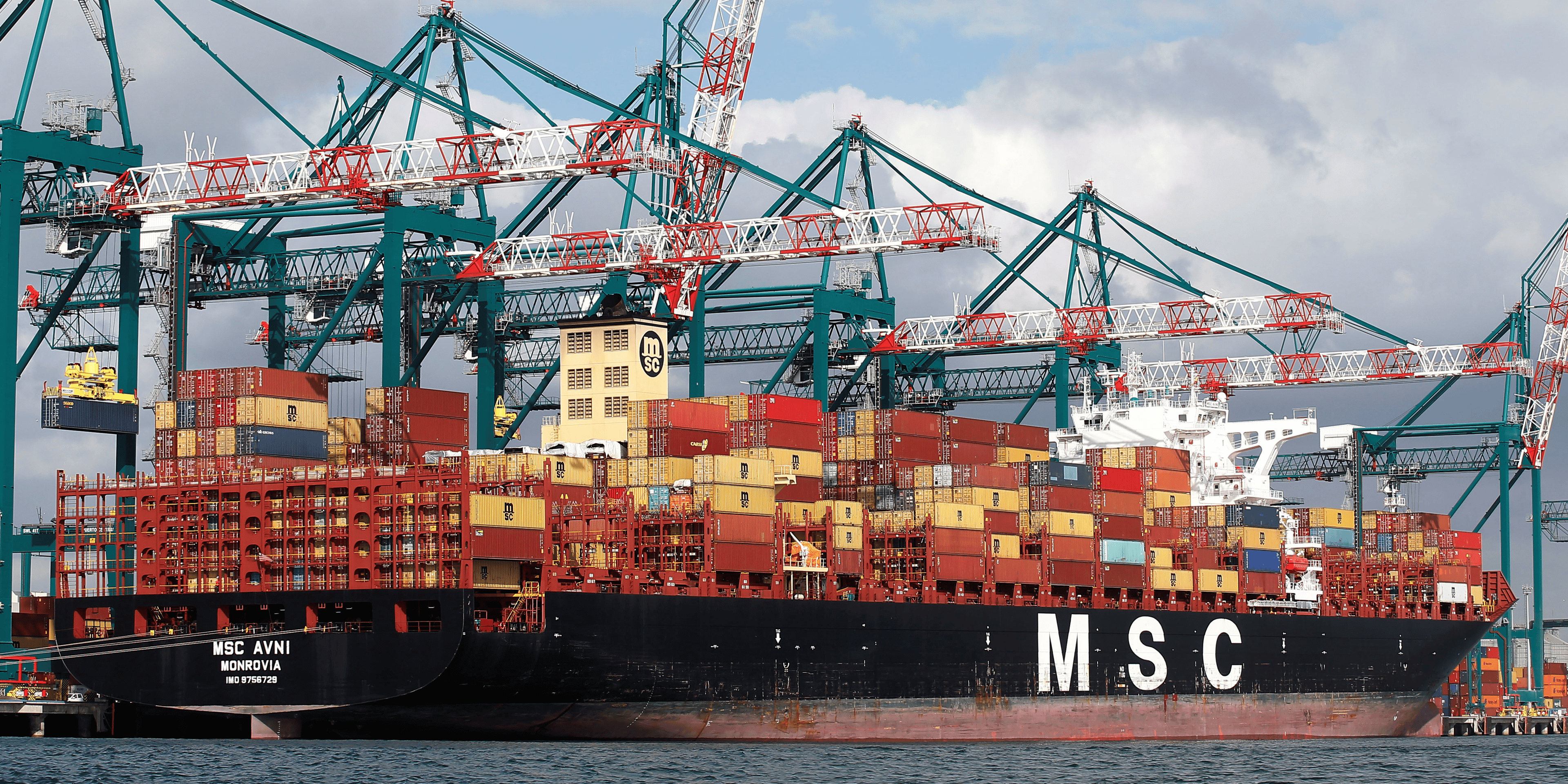 Les greves conduisent le transporteur maritime msc А eviter des ports francais
