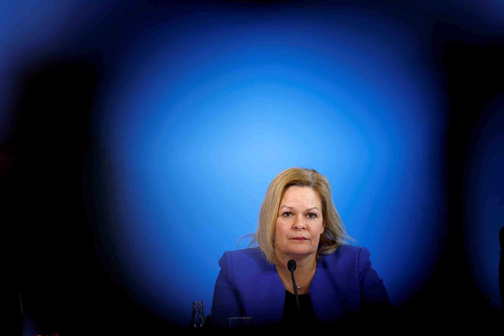 Nancy faeser lors d'une conference de presse a berlin