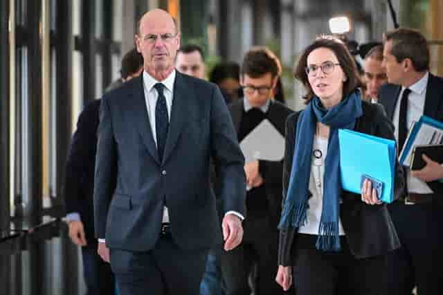 L’État est le principal contributeur à cette augmentation de la dette publique au premier trimestre 2025, sa contribution ayant progressé de 36,7 milliards d’euros.