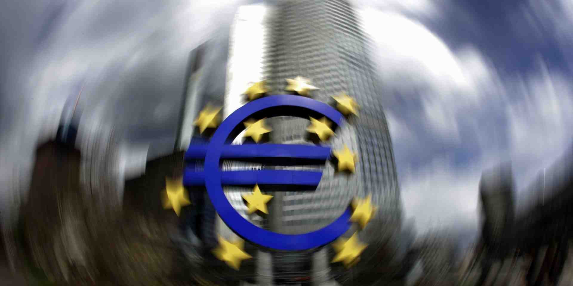 Si la croissance et l'inflation n'apportaient pas de réponse à l'endettement, il faudrait envisager de recourir à l'excédent budgétaire par le biais de politiques de rigueur, une solution loin d'être idéale, avertit la note de DWS.