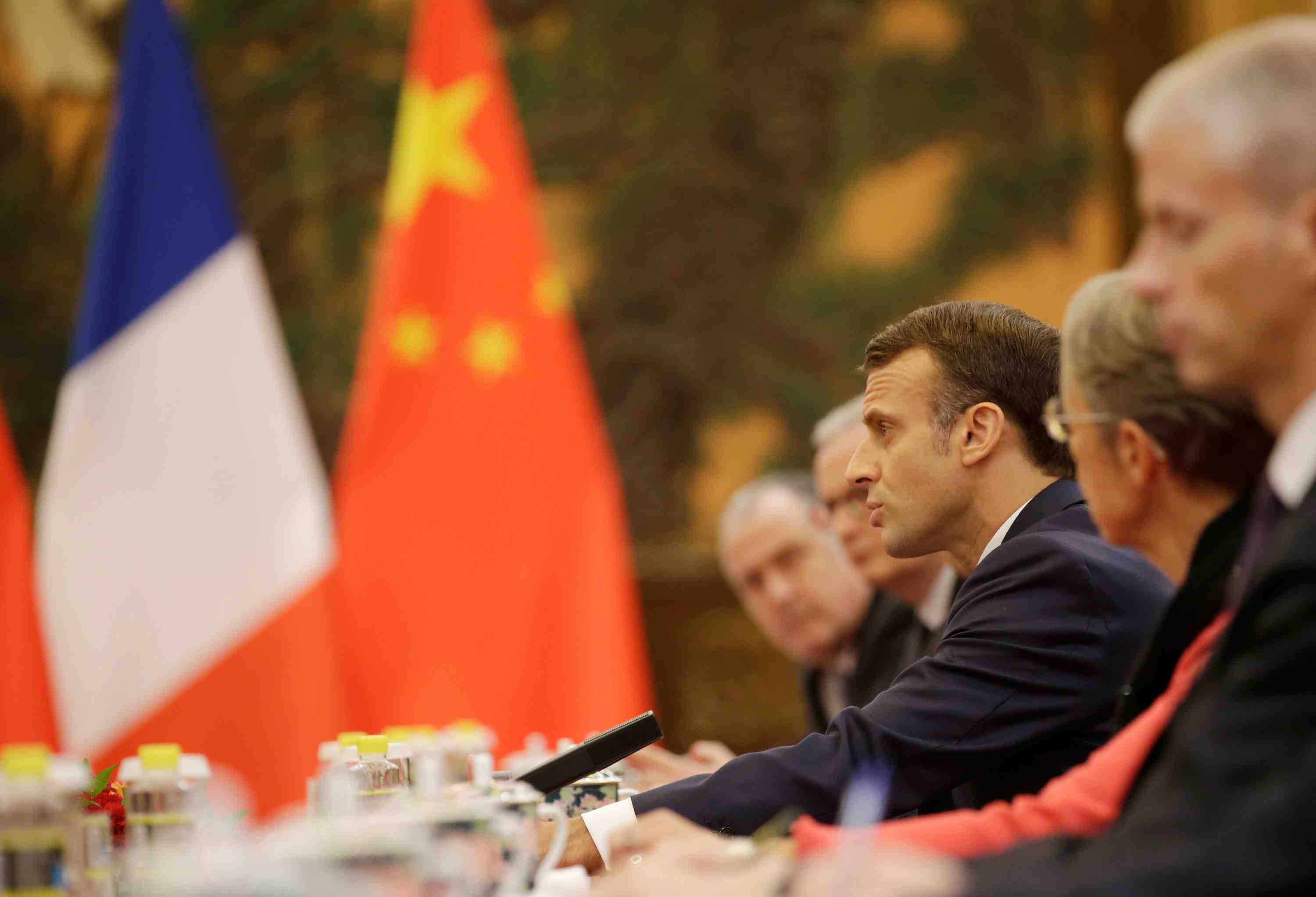Macron s'entretient avec xi, demande a pekin d'avancer sur la sortie du charbon