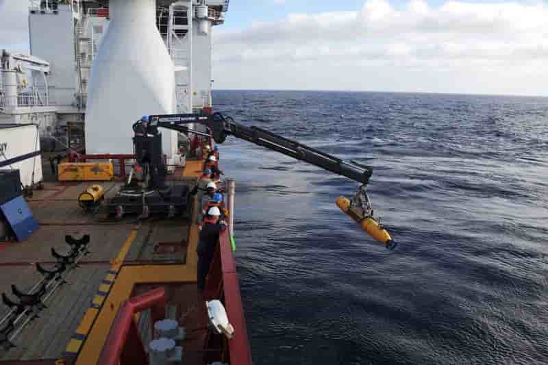 Nouvelle plongée du robot sous-marin cherchant le Boeing disparu